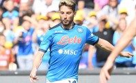 Mertens si allena in Belgio con la maglia di un'altra squadra. Tifosi impauriti: mistero svelato (VIDEO)