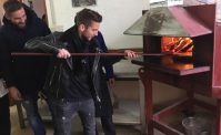 Mertens diventa pizzaiolo a Nisida: Che amore!. Battuta di Pavoletti, tutti a ridere!