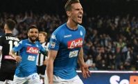 FOTO - Milik, piacevole sorpresa per i tifosi. Il polacco beccato in una nota pizzeria sul lungomare