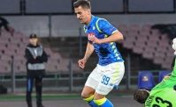FOTO - Pu� una punta mangiarsi questo gol?. Milik tutt'altro che freddo sotto porta. L'Arsenal ringrazia