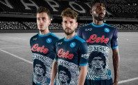 Maglia Maradona Game, tutto pronto negli spogliatoi del Napoli (VIDEO)
