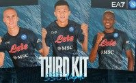 Napoli, terza maglia 2022-2023: presentata la nuova divisa Blu Acqua (VIDEO)