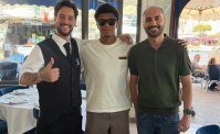 Neres a Napoli: il brasiliano ha smaltito l'infortunio e si gode un pranzo relax