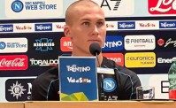 La SSC Napoli e De Laurentiis accolgono Ostigard: messaggio di benvenuto sui social (FOTO)