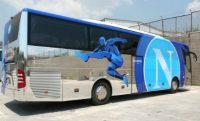VIDEO - Il Club Napoli Brindisi accoglie la squadra di Ancelotti tra cori e bandiere