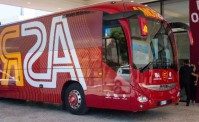 Roma in pullman a Napoli. I giallorossi alloggiano in un hotel a Fuorigrotta