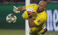 Milan, strepitoso intervento di Reina su Immobile. I tifosi rossoneri: Grazie Napoli!
