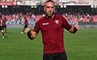 Salernitana, Ribery scatenato! In bici per la citt� canta: Pisciaiuolo morir� (VIDEO)