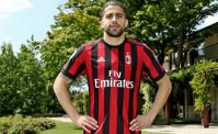 TUTTOSPORT - Terzino sinistro: Gattuso potrebbe richiedere Rodriguez. Due nomi per il regista