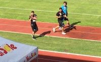 FOTO - Dimaro, spettacolo sugli spalti. Stupendo striscione per De Crescenzo e coro per Mario Rui