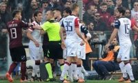 Salernitana, tensione in tribuna! Faccia a faccia di un tifoso con Schiavi: volano parole pesanti