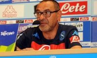 Un tifoso: Ci vuole Bonucci nel Napoli, Sarri risponde. Applausi del pubblico!