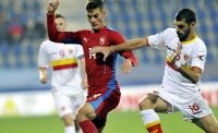 Che storia: il Napoli lo sonda, Montella si illude di prenderlo e la Roma lo blocca