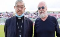VIDEO - De Laurentiis positivo al Covid, Cardinale Sepe: Uh Madonna mia, ci siamo abbracciati. Ora...