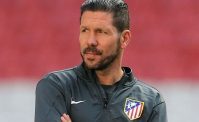 Caos Atletico Madrid, scintille tra Simeone e un tifoso del Liverpool: volano parolacce