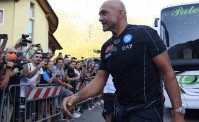 Il Napoli in treno a Bologna, siparietto tra Spalletti e i tifosi alla stazione