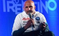 Spalletti canta: Sar� con te. Il tecnico � scatenato. Appalusi dei tifosi (VIDEO)