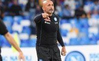Spalletti parla con gli ultras. Cori e applausi all'esterno del Maradona (VIDEO)