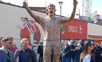 Vicenza, inaugurata statua di Rossi. La moglie di Pablito: C'� anche Napoli qui