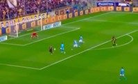 Strefezza gol, grossa ingenuit&agrave; di Juan Jesus. Avvio di gara shock
