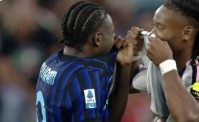 Bufera Inter, Marcus Thuram ride con il fratello dopo la sconfitta. Tifosi furiosi