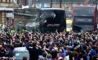 VIDEO - Follia in Inghilterra. Tifoso aggredisce un calciatore in Birmingham-Aston Villa. Assurdo!