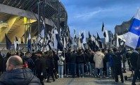 Ultras anche in tribuna: decine di bandiere entreranno allo stadio (VIDEO)