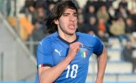 Tonali non chiude al ritorno in Serie A. Sarebbe l'ideale per il Napoli, ma ci sono altri due club