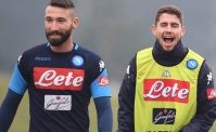 Scontro Tonelli-Koulibaly in allenamento, attimi di tensione. Lorenzo si ferma dolorante