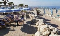 Turista australiano a Licola: Spiagge meravigliose a 5 euro, peccato per il degrado esterno