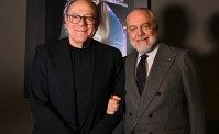 De Laurentiis alla prima di Scuola di seduzione: il presidente con Carlo Verdone al cinema
