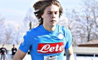 Dimaro, Zerbin � il primo giocatore ad arrivare: il Primavera appena sceso dall'auto. Davide Ancelotti...