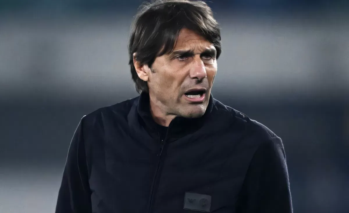 Napoli in ascesa: il Milan cerca una guida ma il futuro è incerto Napoli in ascesa: il Milan cerca una guida ma il futuro è incerto