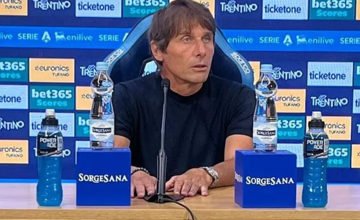 Conte dice addio al Napoli: polemiche e scintille dopo l’addio Conte dice addio al Napoli: polemiche e scintille dopo l’addio