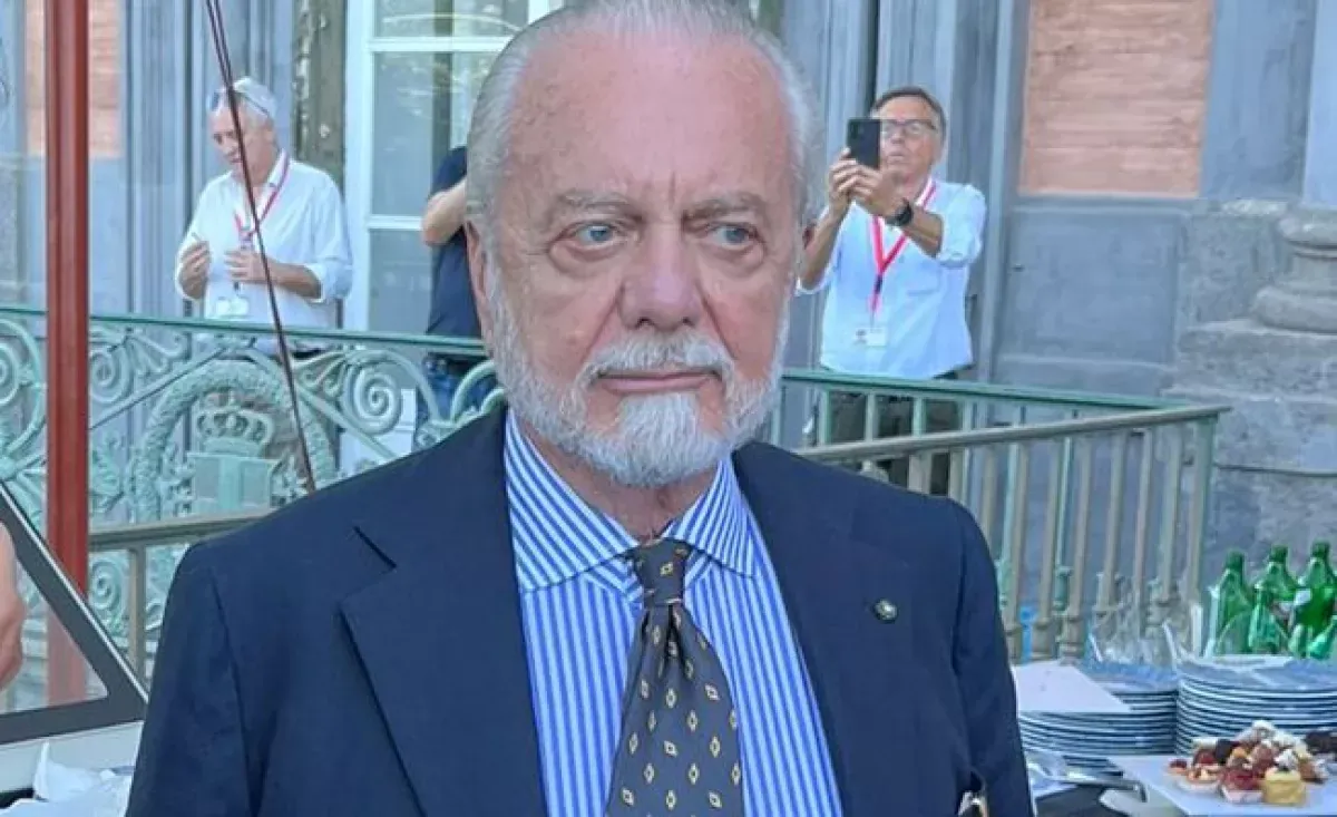 Futuro del Napoli: chi sarà il nuovo allenatore dopo il vertice De Laurentiis-Manna? Futuro del Napoli: chi sarà il nuovo allenatore dopo il vertice De Laurentiis-Manna?