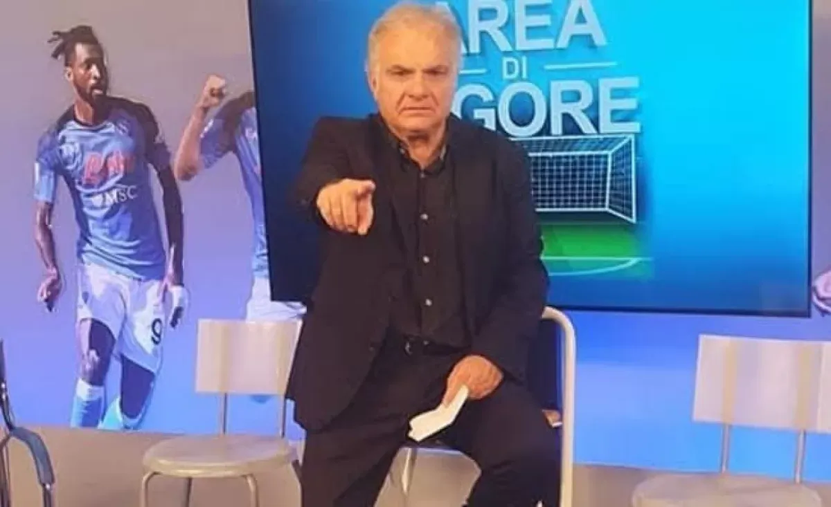 Addio Conte: Esposito svela i motivi shock e lancia il nuovo Napoli! Addio Conte: Esposito svela i motivi shock e lancia il nuovo Napoli!
