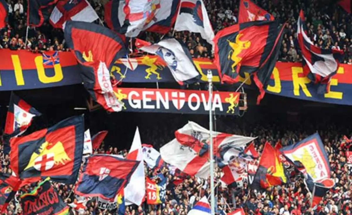Il Genoa celebra il Napoli, bellissima immagine pubblicata sui social. I tifosi azzurri ringraziano