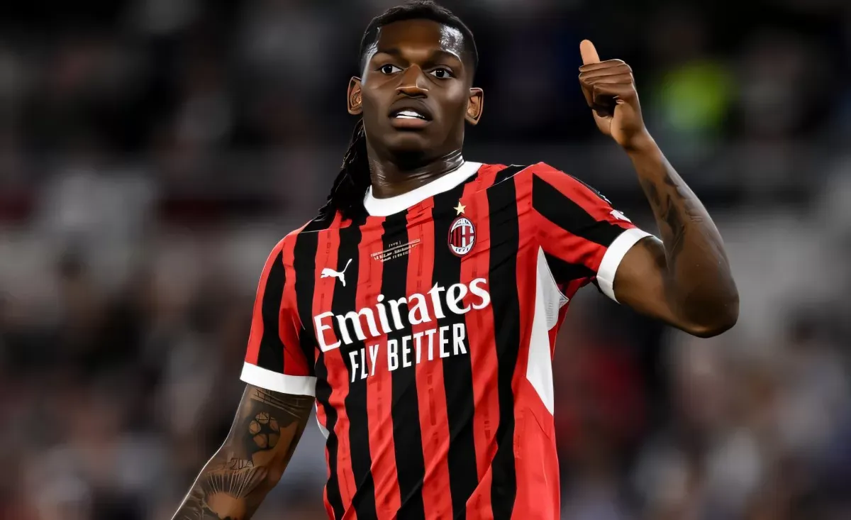 Rafa Leao lascia il Milan: il futuro è un rebus per i tifosi azzurri Rafa Leao lascia il Milan: il futuro è un rebus per i tifosi azzurri