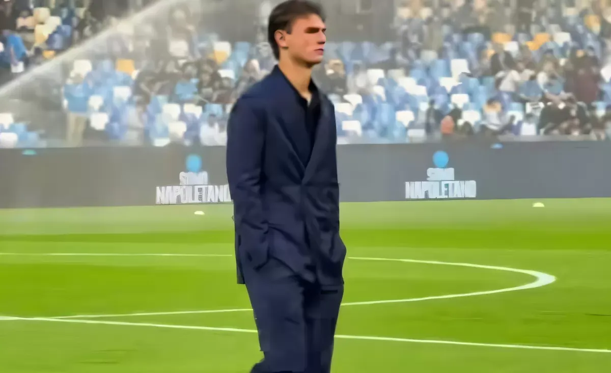 Napoli-Inter: La Rivoluzione delle Emozioni, le Parole di Zanetti e Fabregas Accendono il Dibattito Napoli-Inter: La Rivoluzione delle Emozioni, le Parole di Zanetti e Fabregas Accendono il Dibattito