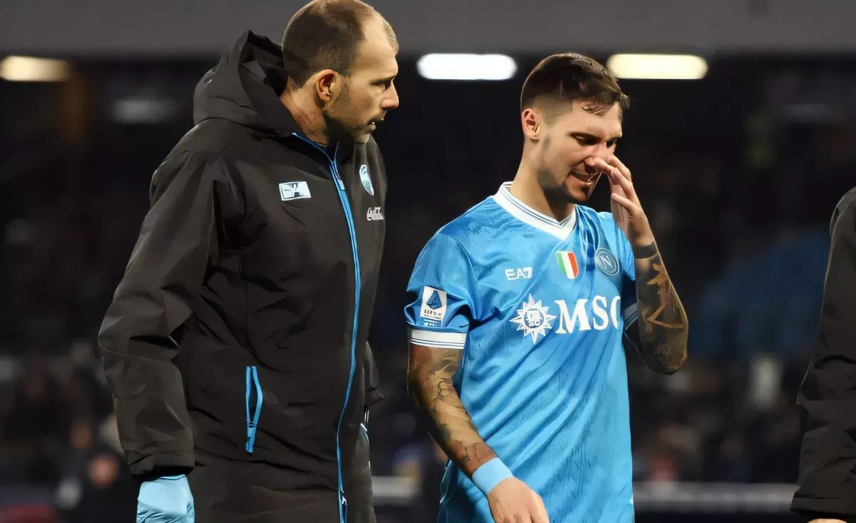 Politano rende omaggio a Conte: il legame con i tifosi è indissolubile Politano rende omaggio a Conte: il legame con i tifosi è indissolubile