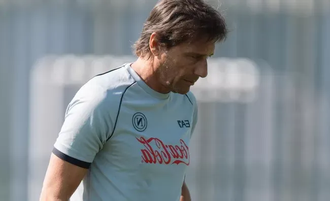Conte ha spiazzato tutti a Castel Volturno. Ieri ha scelto la strada del silenzio