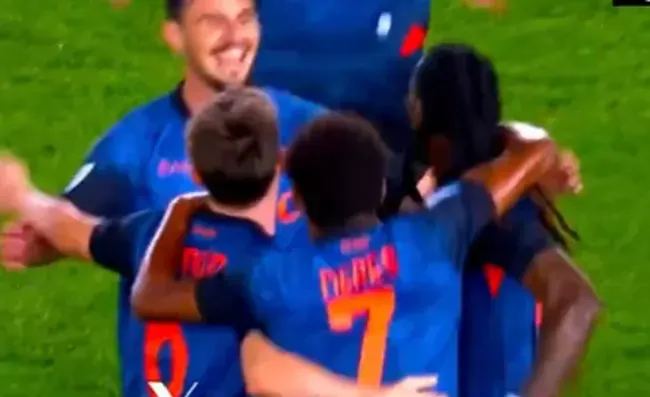 Anguissa gol sblocca Lecce-Napoli. Bel gesto di Gilmour verso Neres