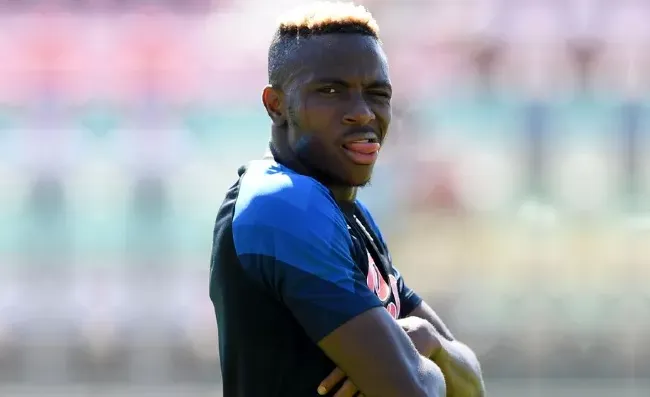 Osimhen scaramantico: svelato il suo rituale prima della partita