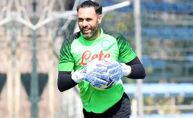 SKY - Il Napoli chiude un doppio affare. Sirigu resta. Demme alla Salernitana: tutta la veritą