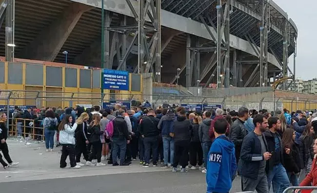 Napoli-Como, file all'esterno del Maradona: filtra la richiesta dei tifosi