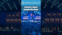 Jovanotti omaggia Maradona a Napoli
